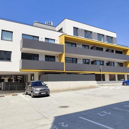 2 Room Apartment, New Building, Balcony, 208 Rovinka エクステリア 写真