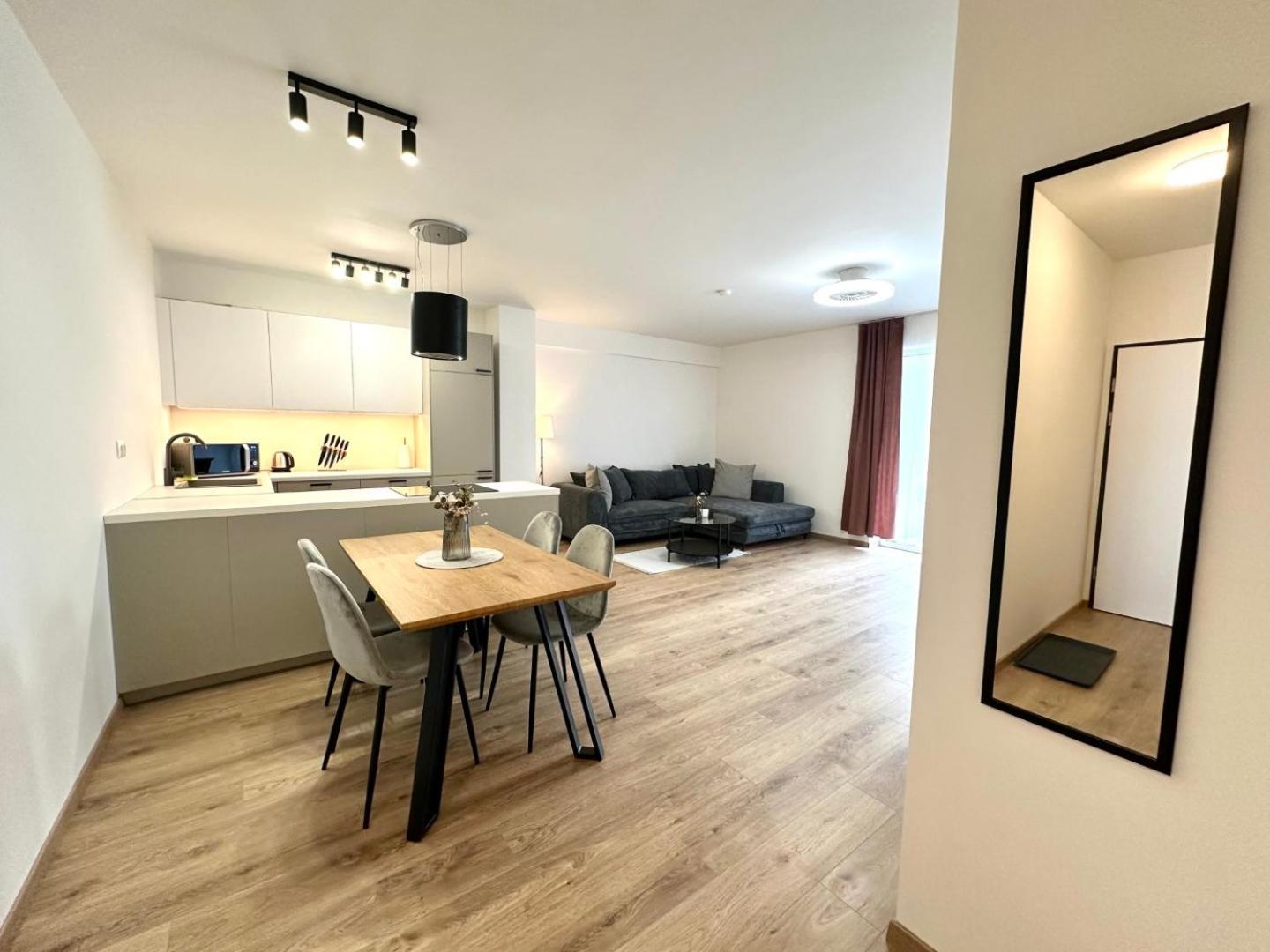 2 Room Apartment, New Building, Balcony, 208 Rovinka エクステリア 写真