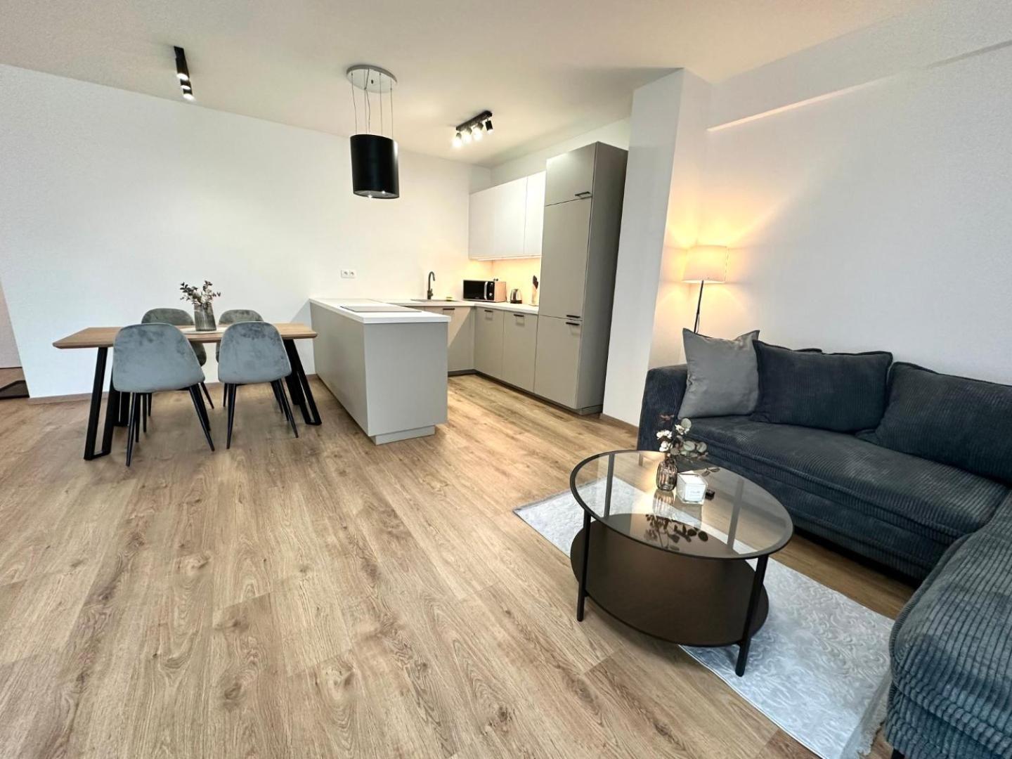2 Room Apartment, New Building, Balcony, 208 Rovinka エクステリア 写真